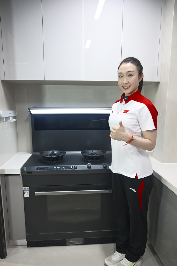 冠军厨房诞生记｜跟着健美操冠军冯蕾，解锁板川安全与品质兼备的理想新厨房！