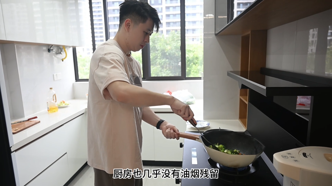 【冠军家的新厨房】一个月深度体验：席岳峰为何钟情板川KD1X？