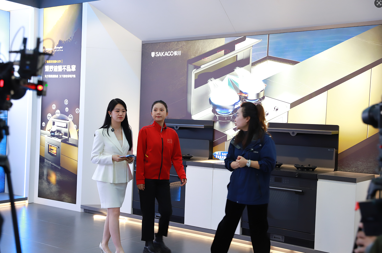 “冠军品质,探秘板川”—— 冠军潘婷领衔探厂板川,冠军之夜圆满收官! “冠军品质,探秘板川”—— 冠军潘婷领衔探厂板川,冠军之夜圆满收官!